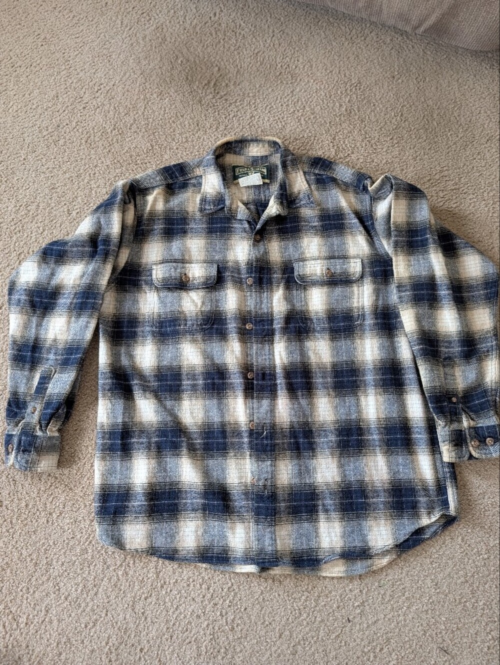 Field & Stream Thick Flannel Blue and White Plaid Button-Down Shirt